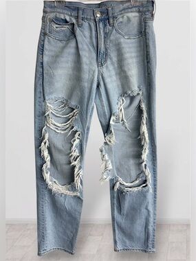 American Eagle Strigid 90's Straight High Rise Destroyed Denim Jeans